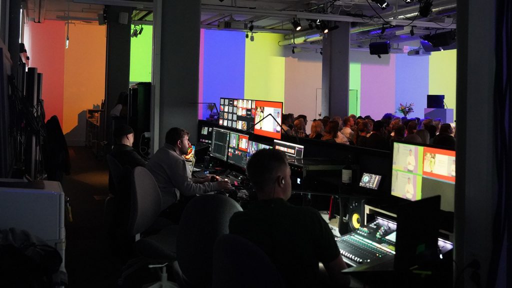 Redigeringsbordet i studio